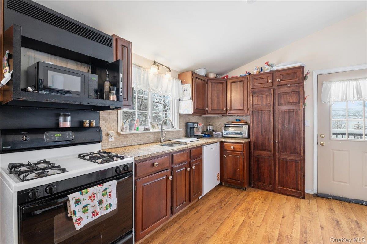 4 Beachway Drive, Holmes, NY 12531