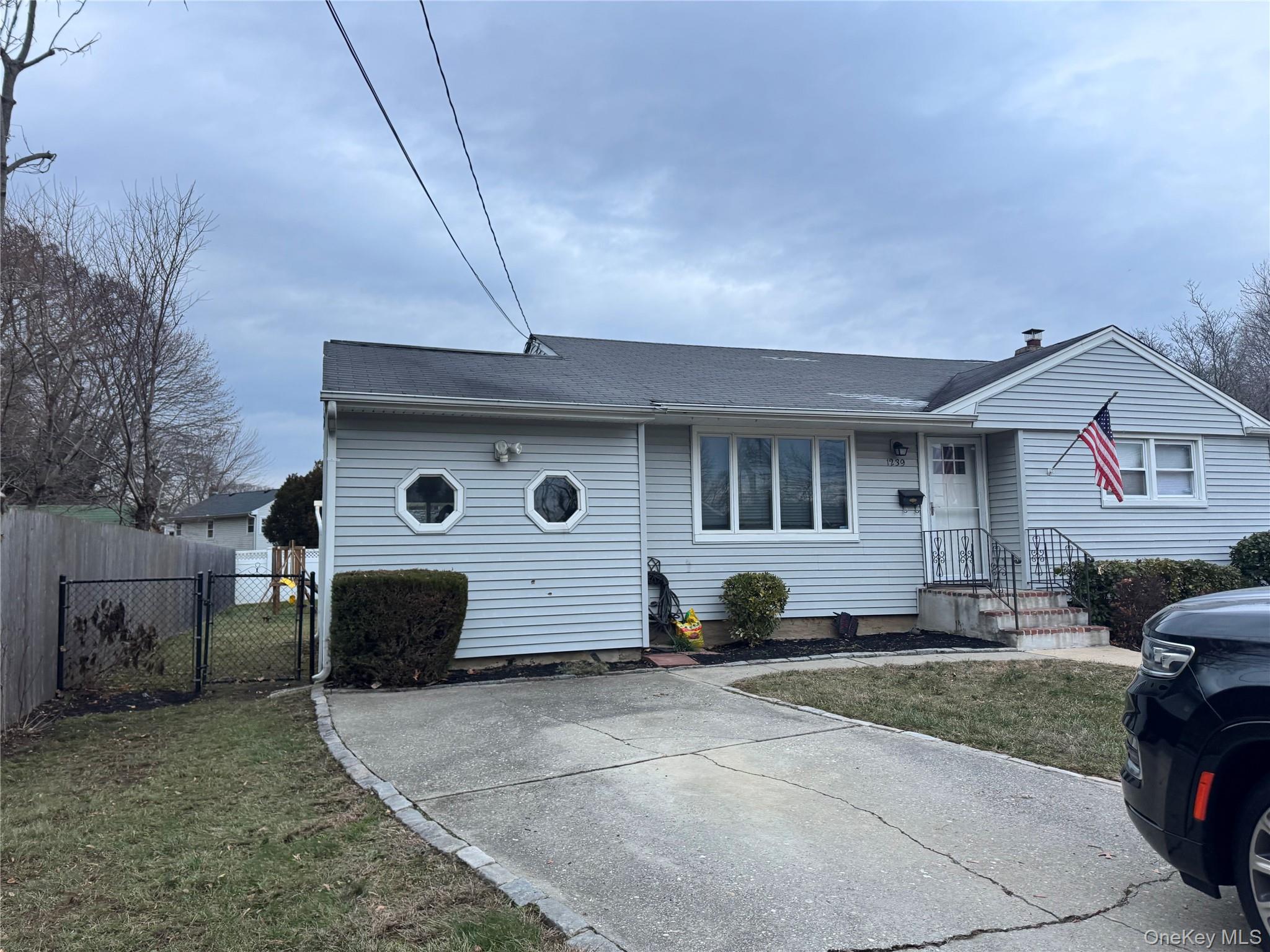 1239 August Road, North Babylon, NY 11703