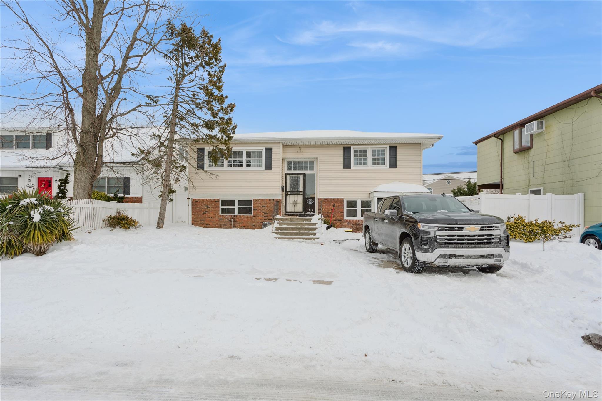 17 Marina Road, Island Park, NY 11558