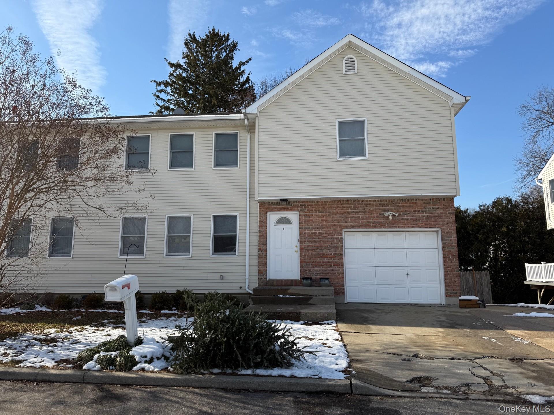 8 Caruso Court, Glen Cove, NY 11542