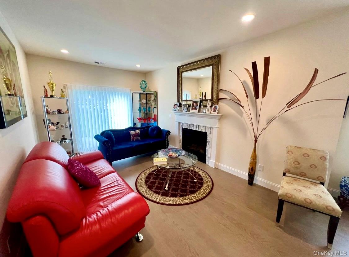 37 Willow Circle # 37, Coram, NY 11727