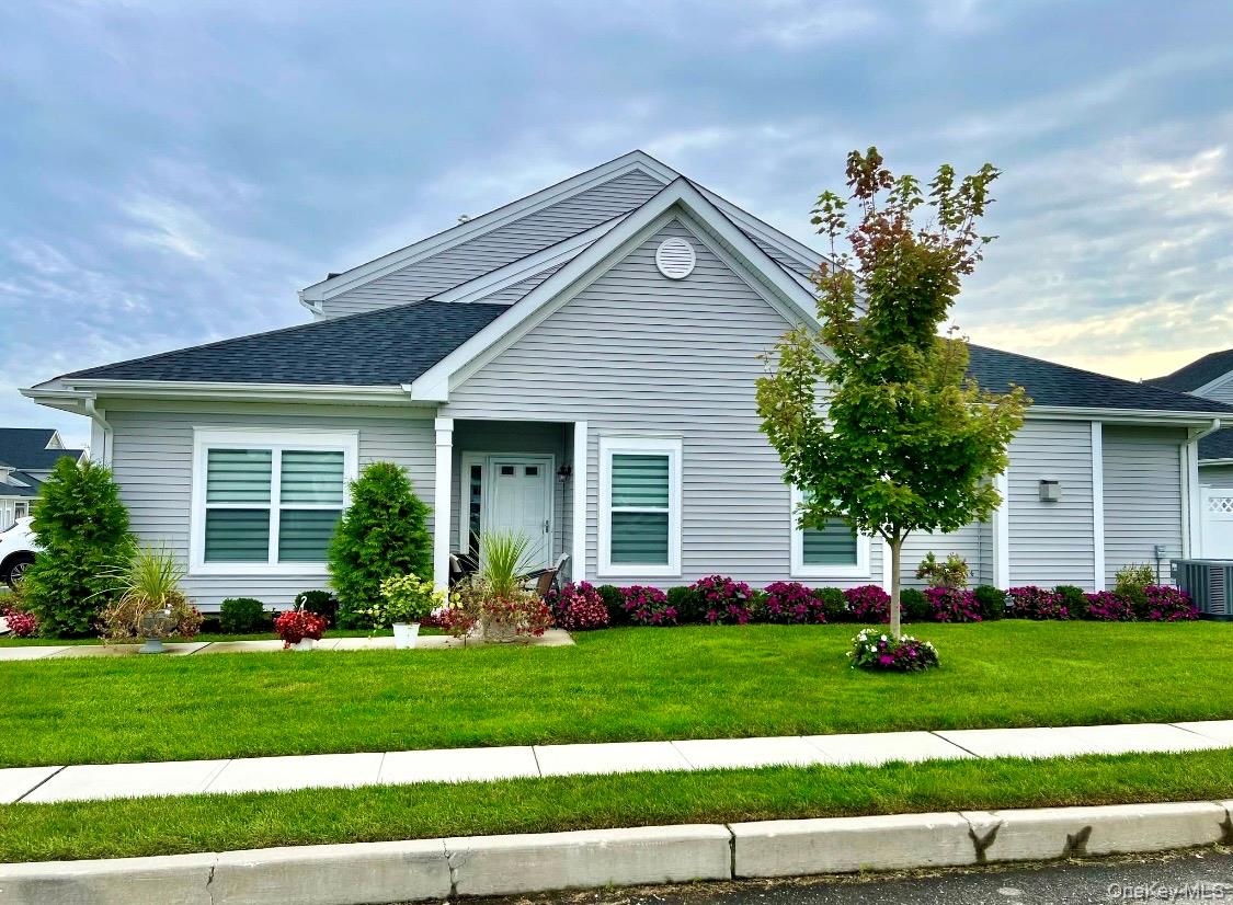 37 Willow Circle # 37, Coram, NY 11727