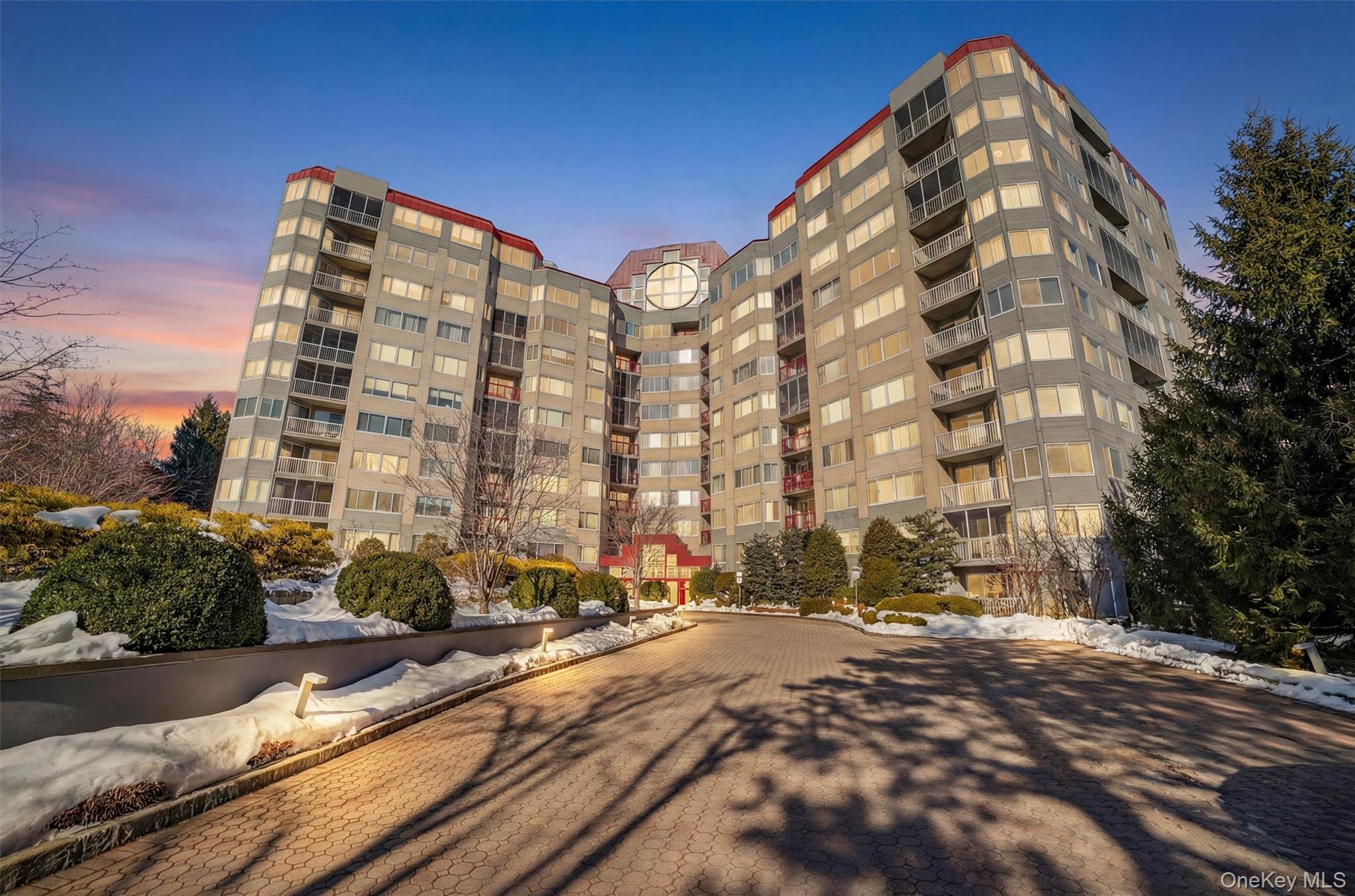 10 Stewart Place # 9JW, White Plains, NY 10603