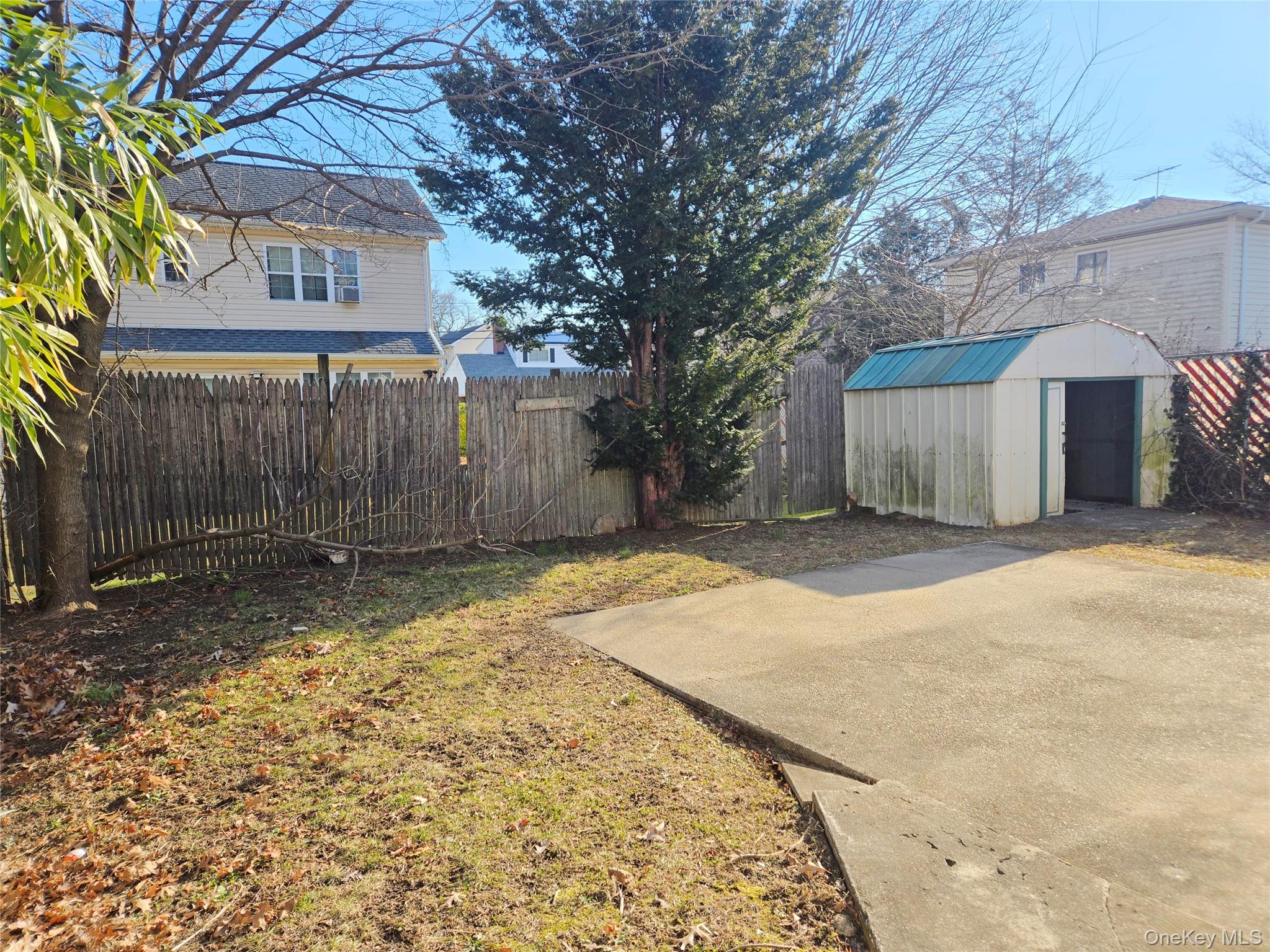 86 Decatur Street, Roosevelt, NY 11575