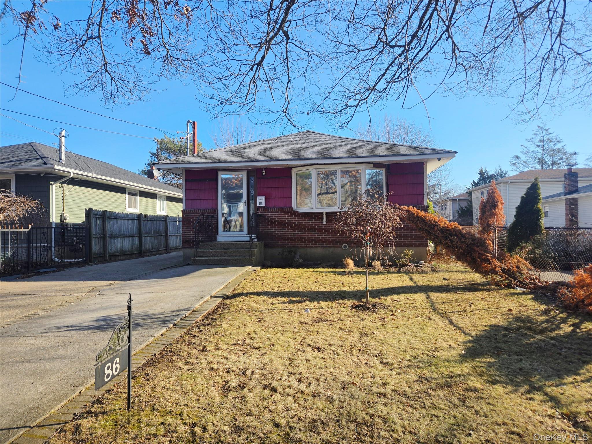 86 Decatur Street, Roosevelt, NY 11575