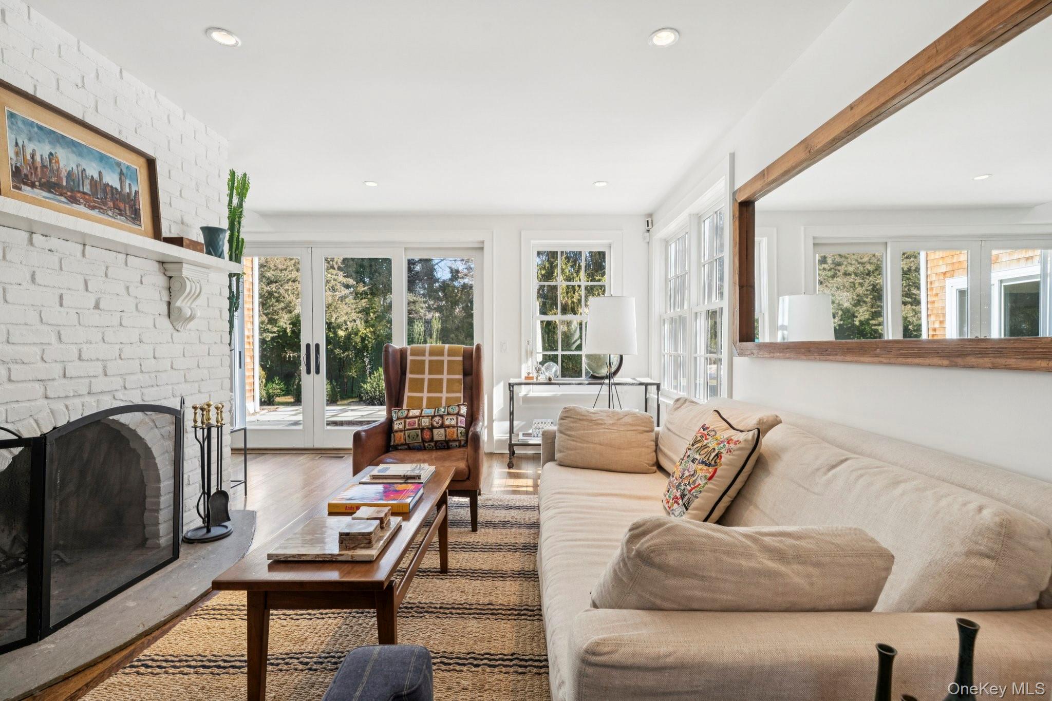 9 Wallace Lane, Brookhaven, NY 11719