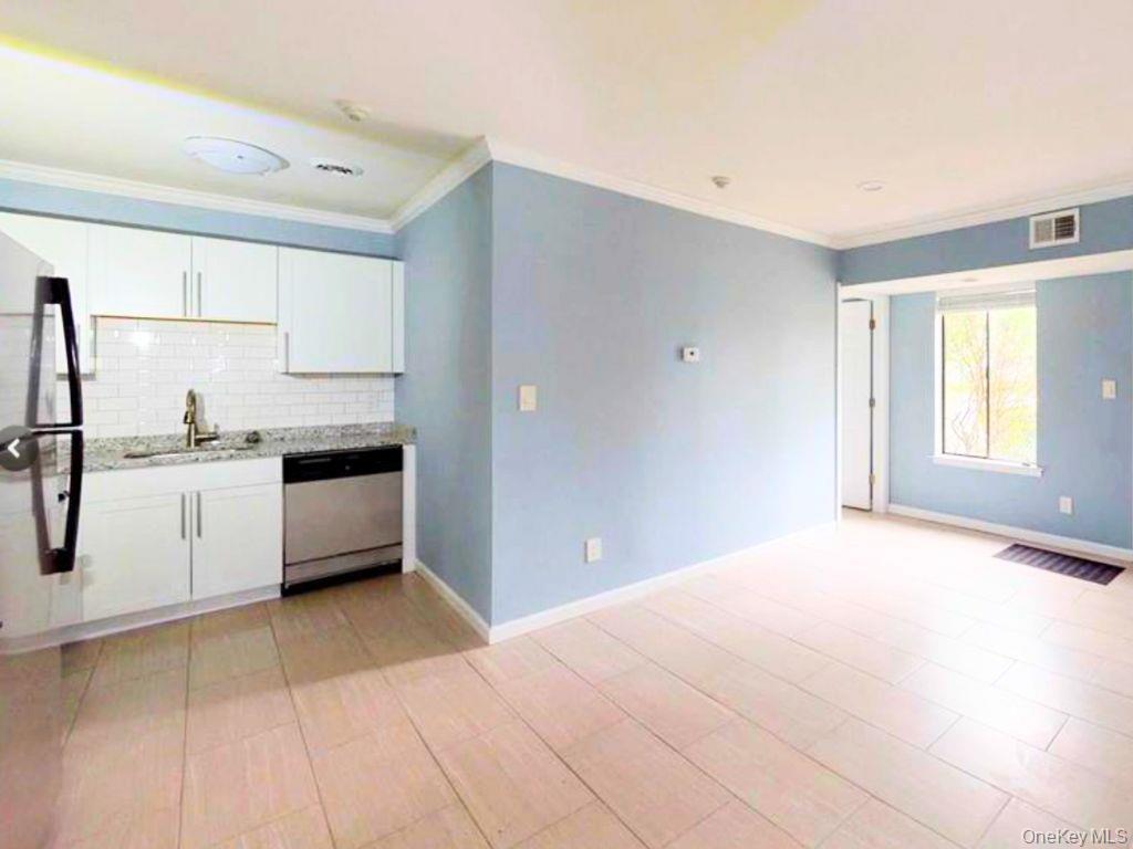 23 Sierra Court # 23, Coram, NY 11727