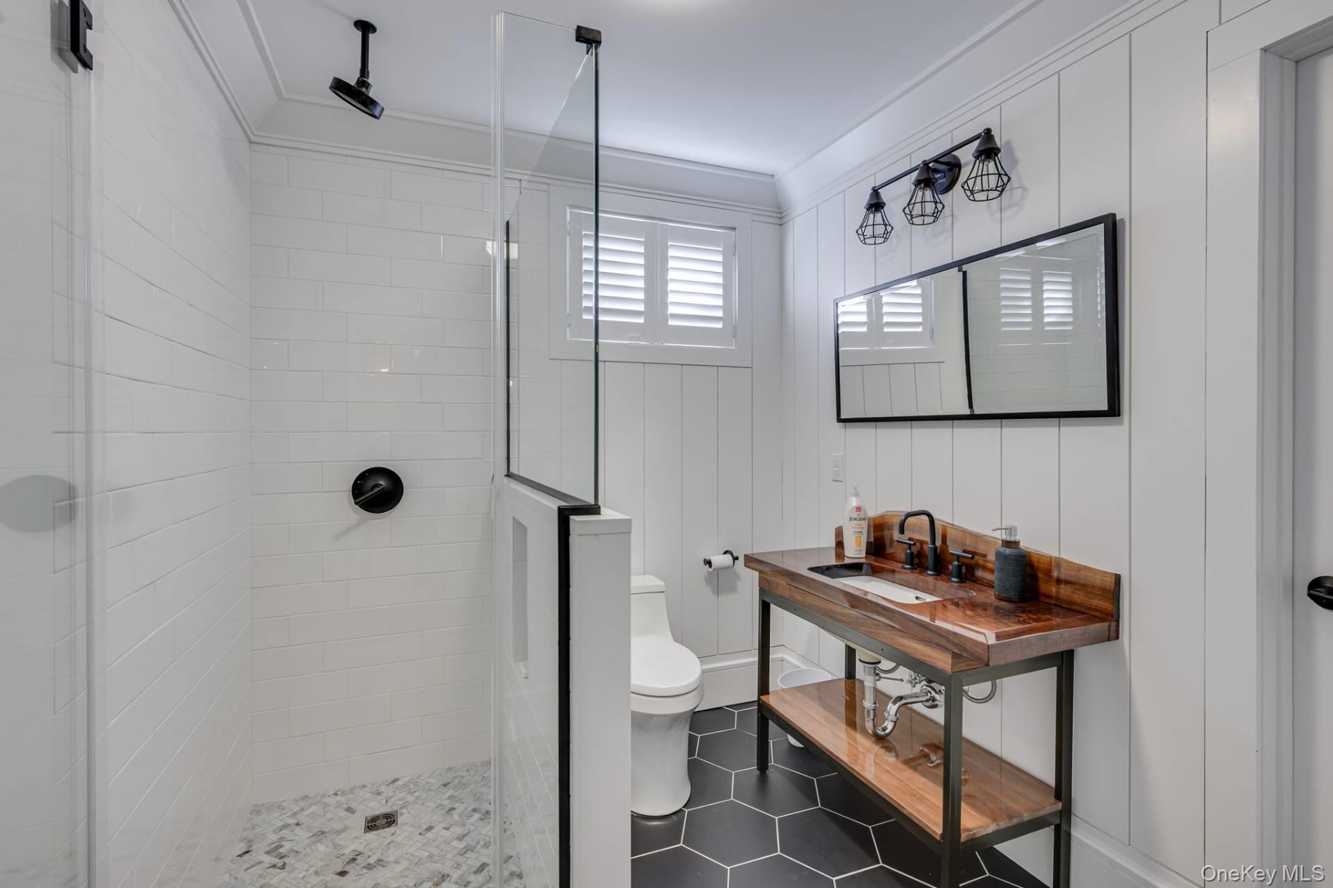 18 Sea Gate Avenue, Westhampton, NY 11977