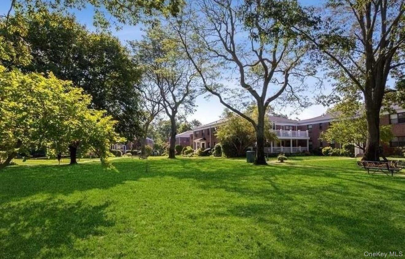 1213 E Broadway # B12, Hewlett, NY 11557