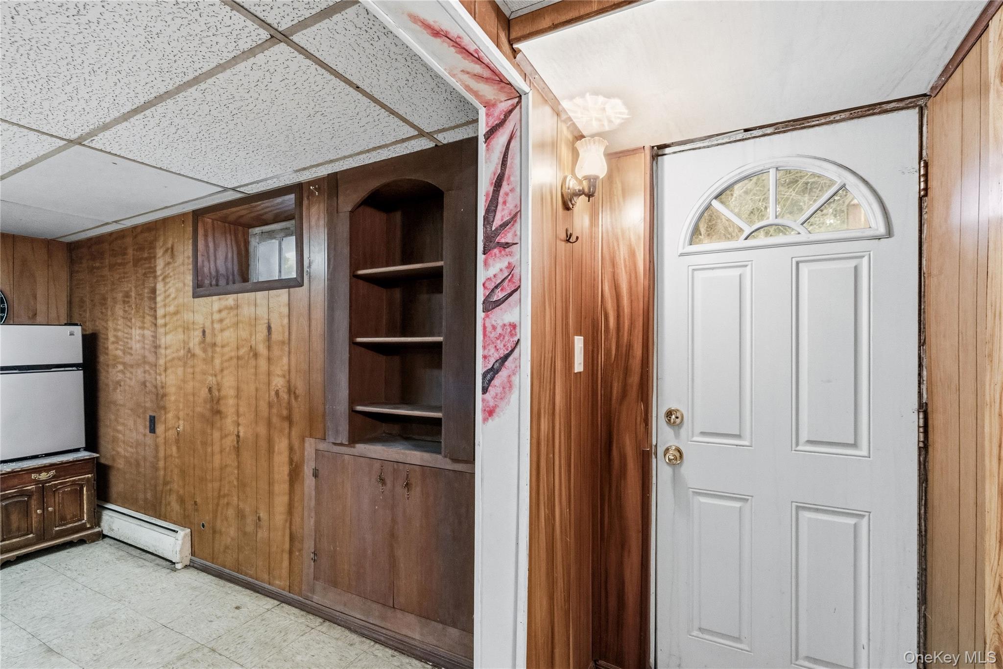 16 Newmarket Road, Syosset, NY 11791