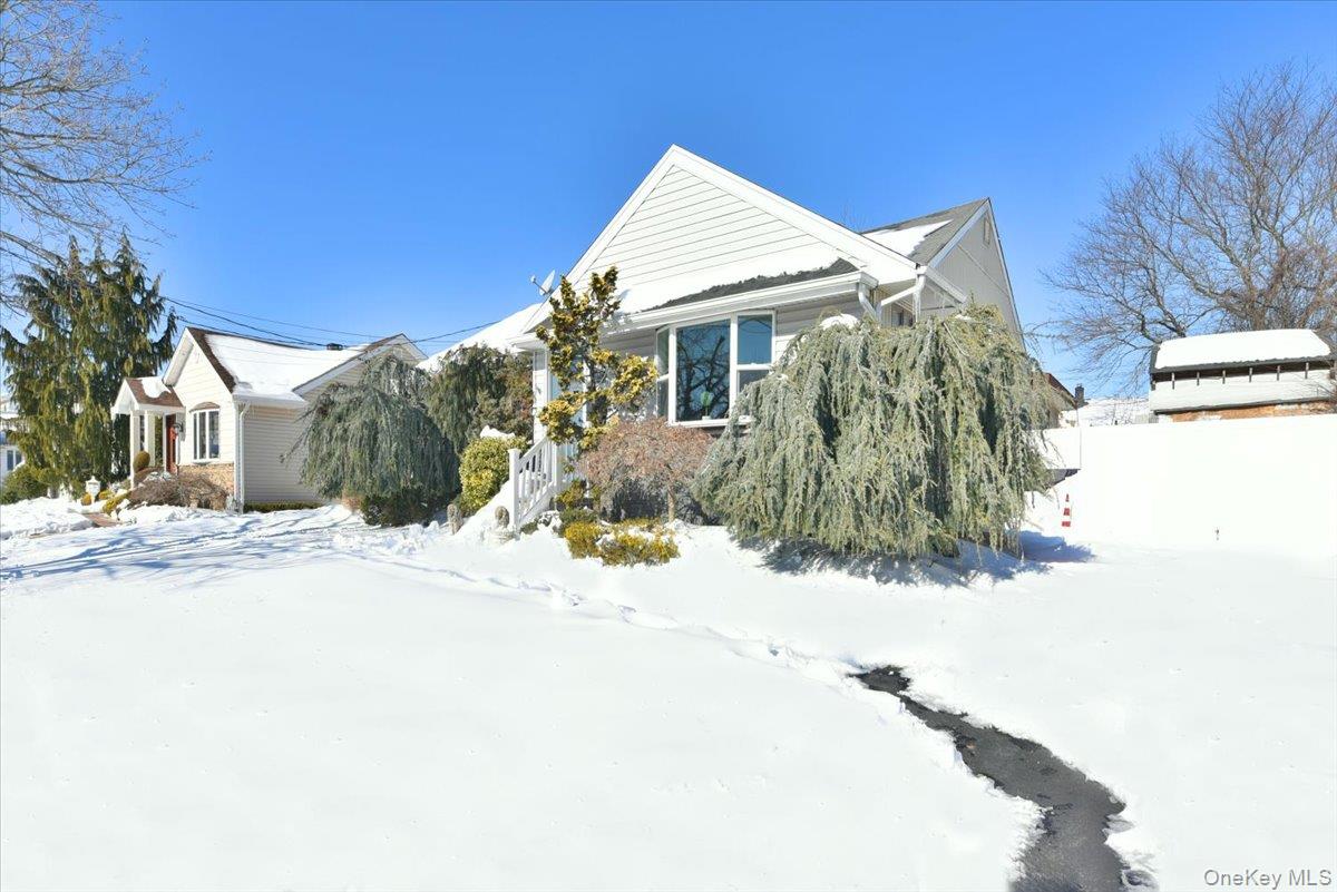 1721 Michael William Road, Merrick, NY 11566