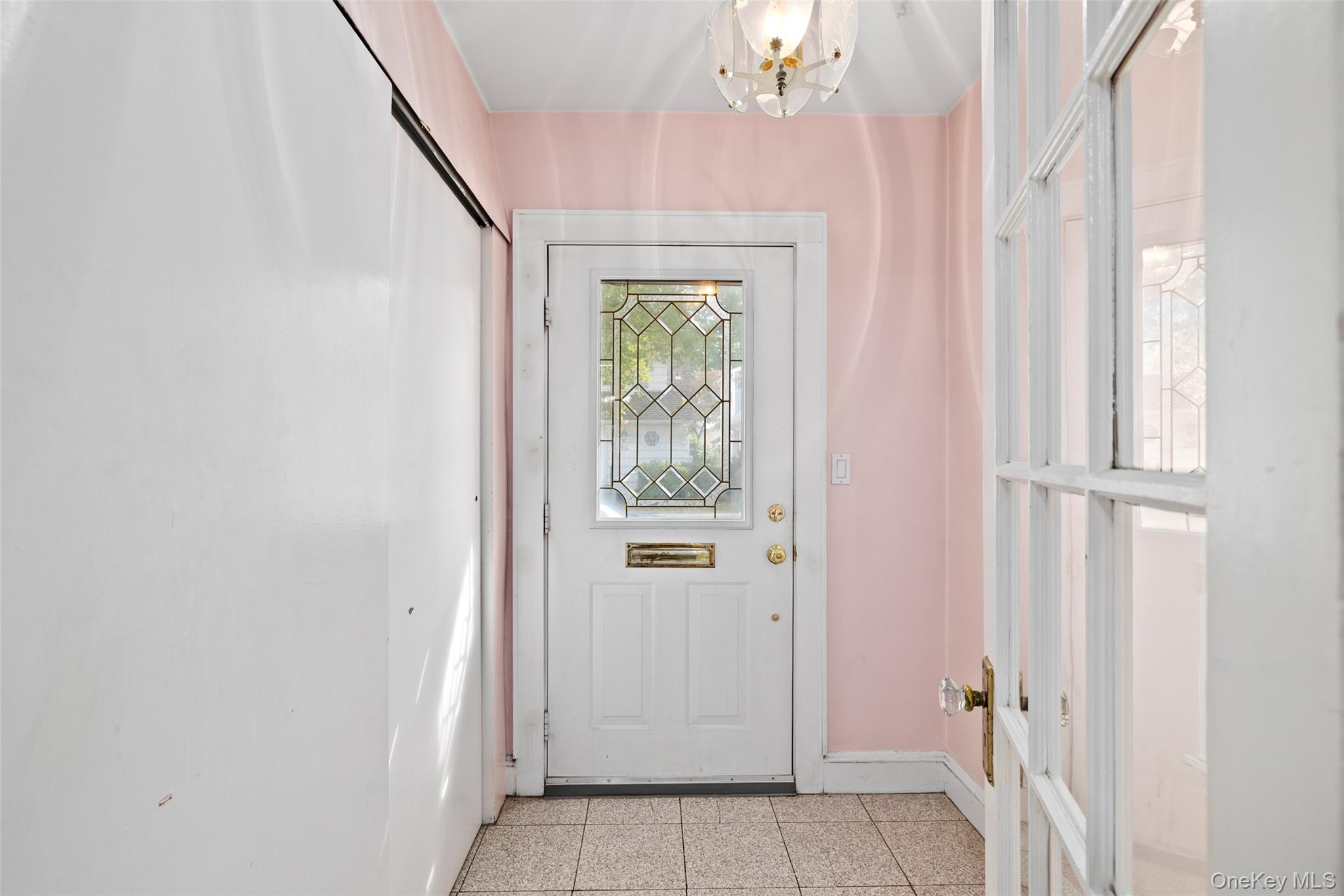 61 Dartmouth Street, Williston Park, NY 11596