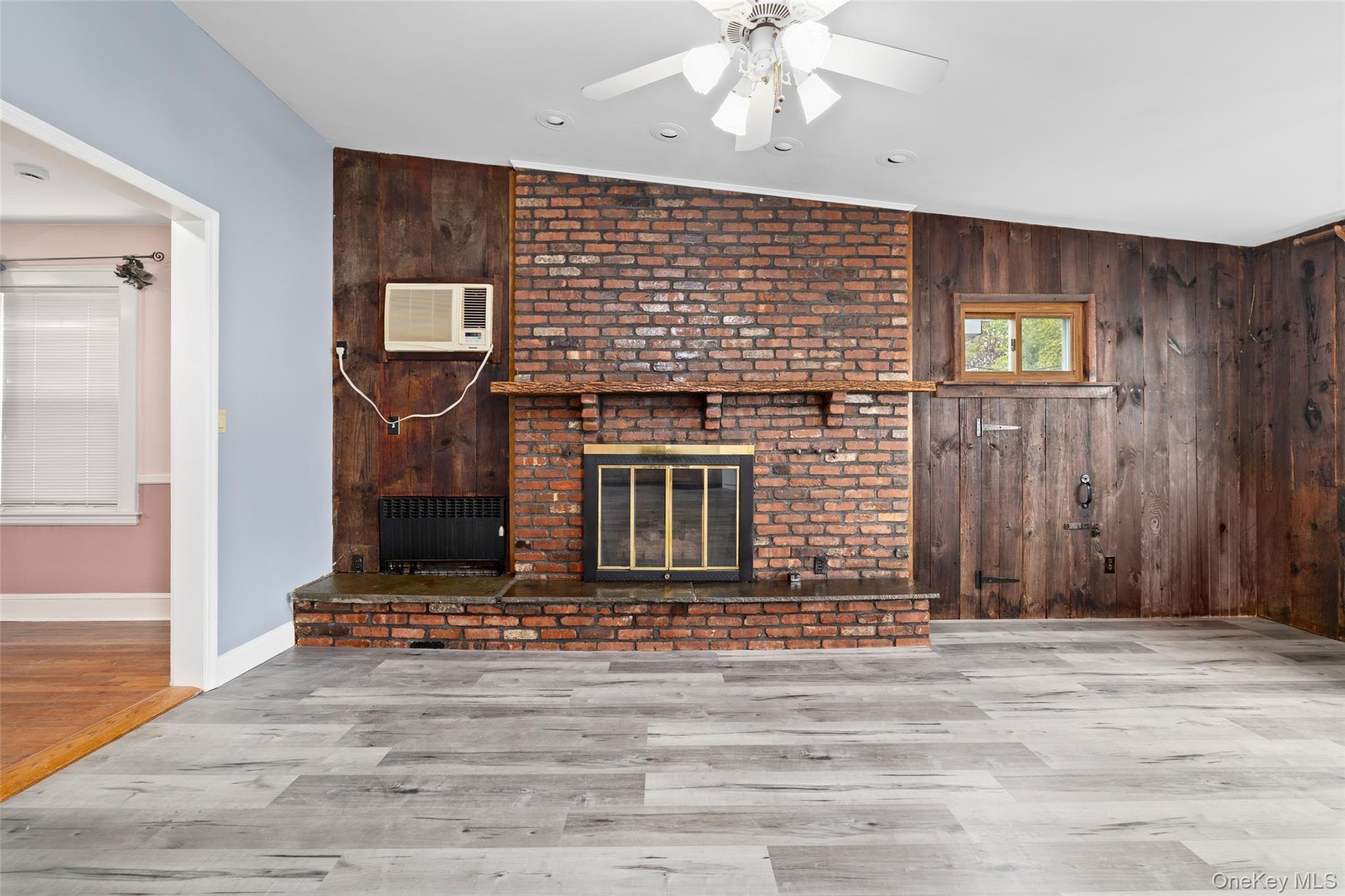 61 Dartmouth Street, Williston Park, NY 11596