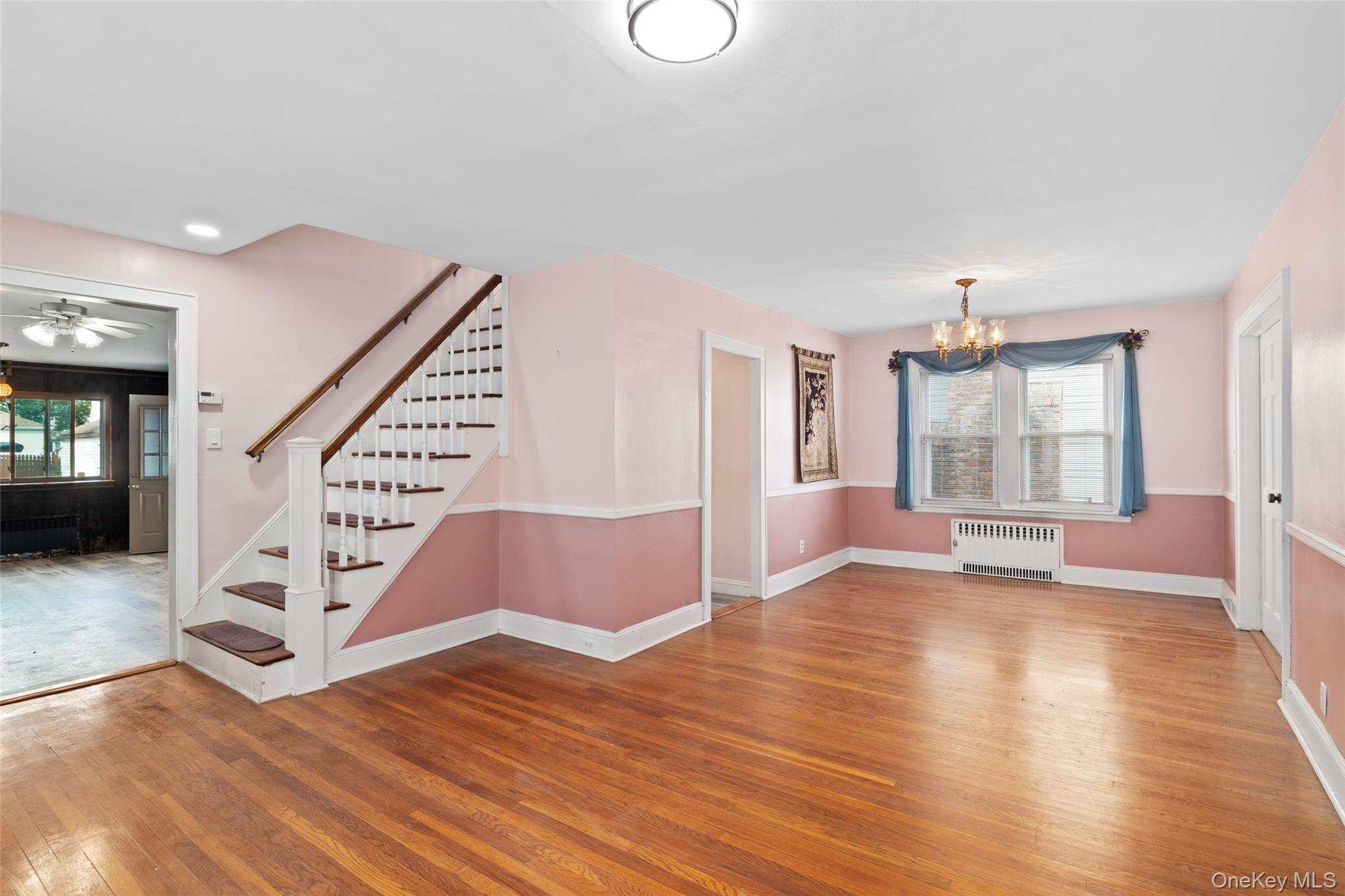 61 Dartmouth Street, Williston Park, NY 11596