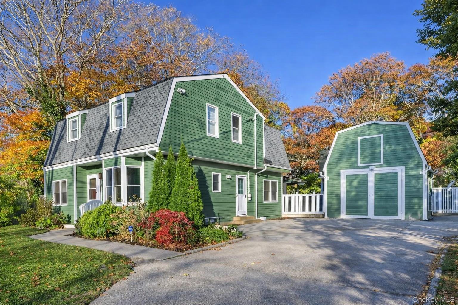 Center Moriches, NY 11934