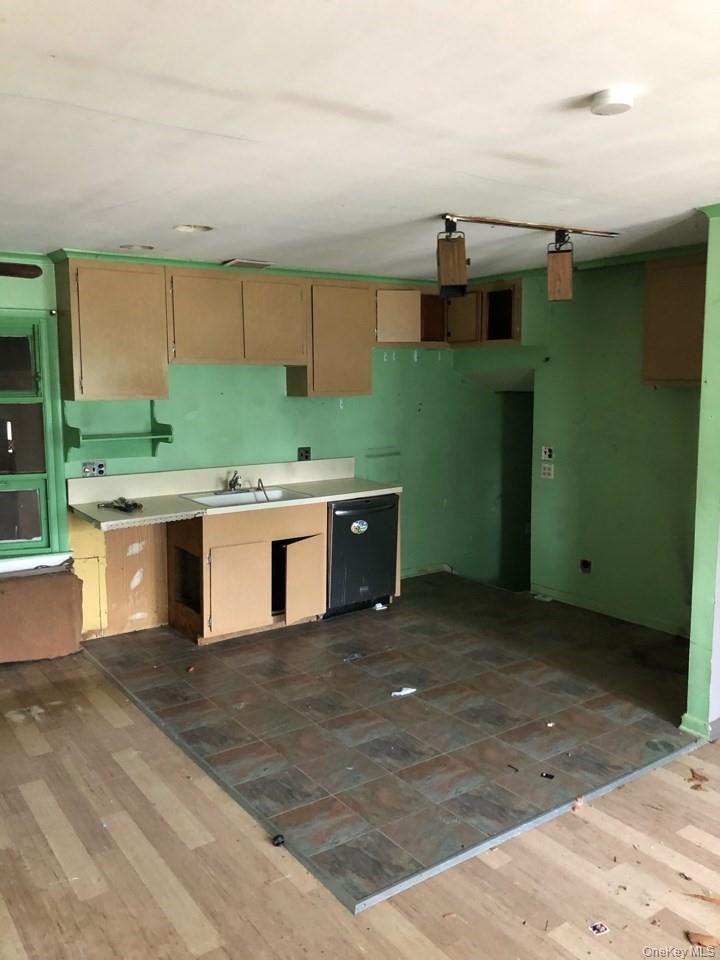 18 Joyce Drive, Riverhead, NY 11901