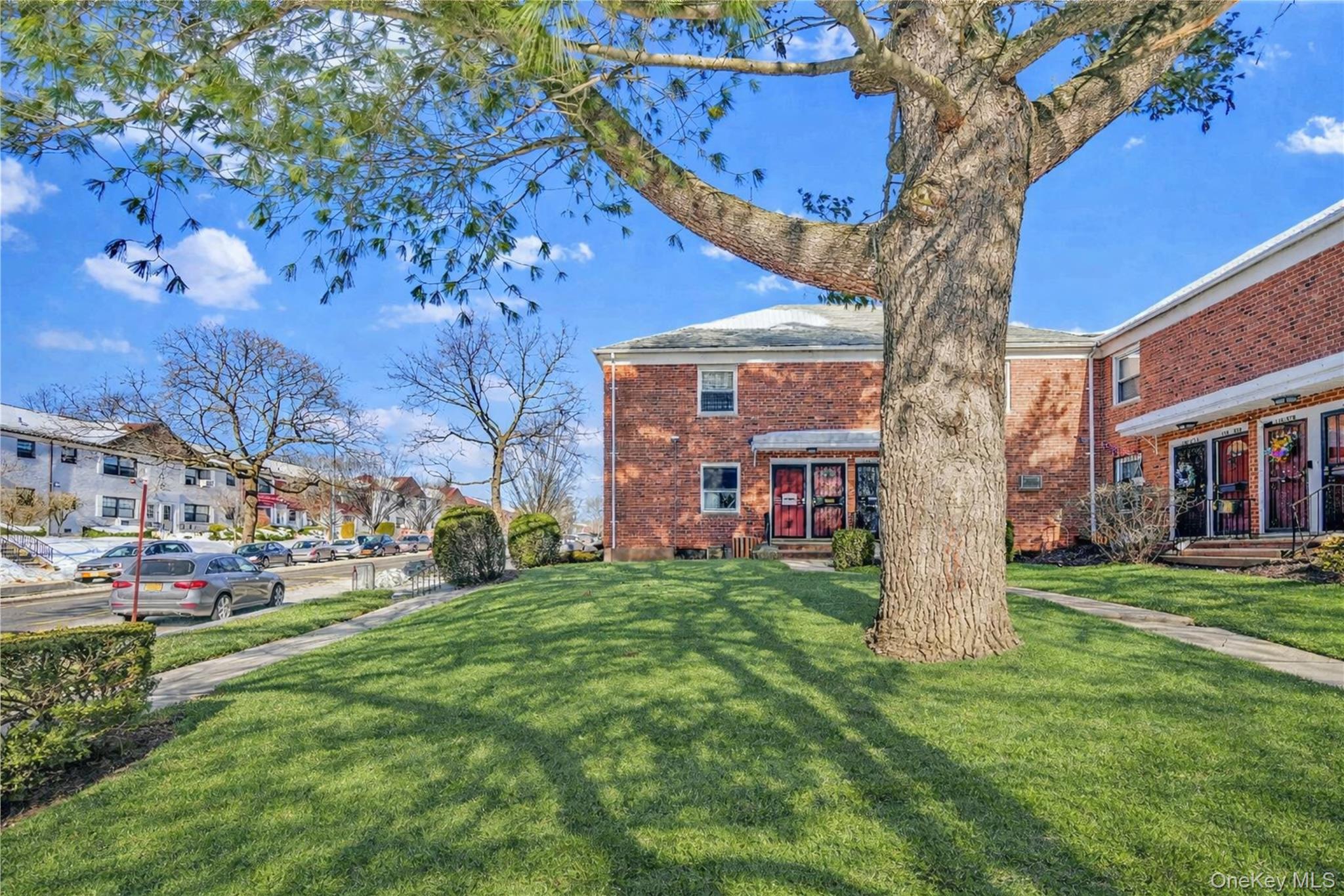 138-01 Jewel Avenue # 1A, Flushing, NY 11367