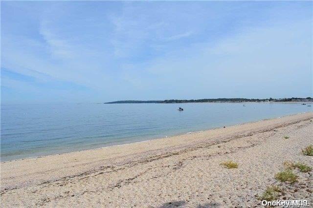 11 Valley Road, Bayville, NY 11709