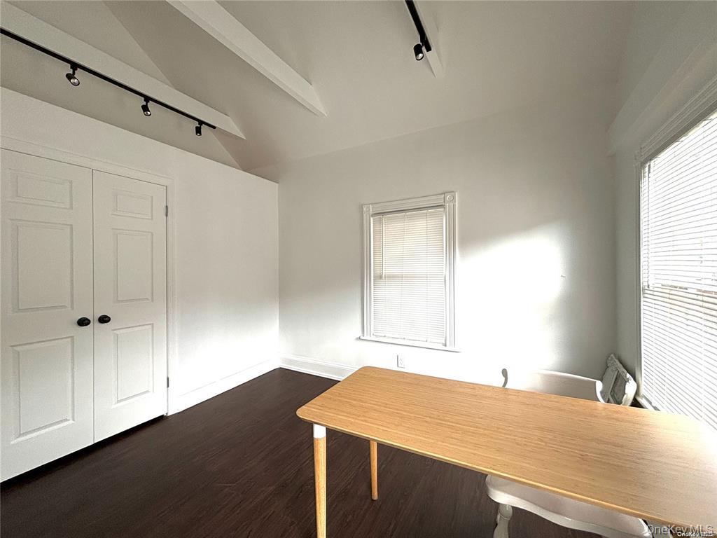 1433 Old Northern Boulevard, Roslyn, NY 11576