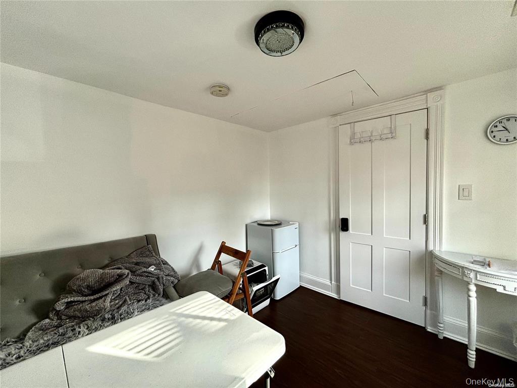 1433 Old Northern Boulevard, Roslyn, NY 11576