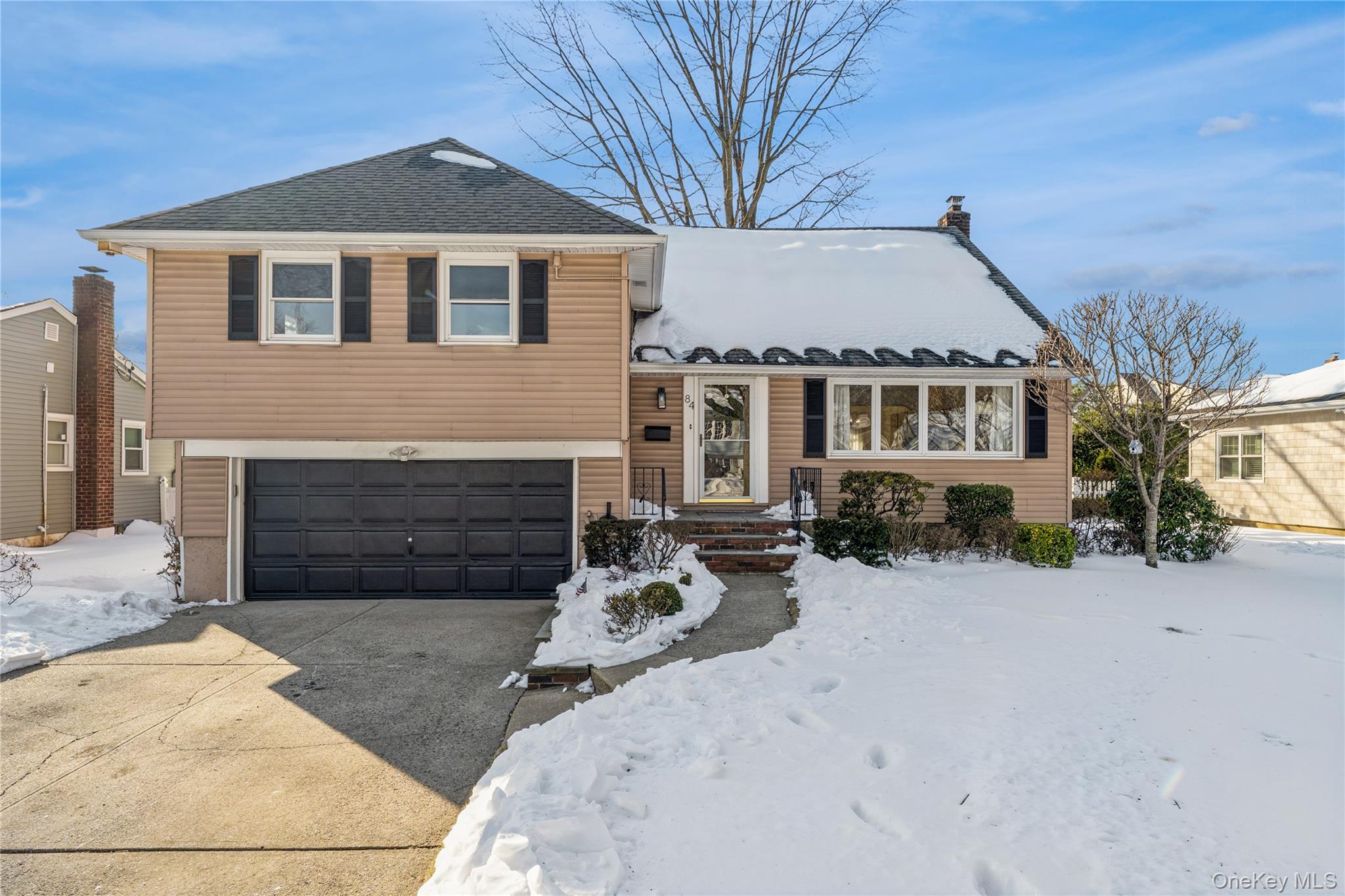 84 Russell Road, Garden City, NY 11530