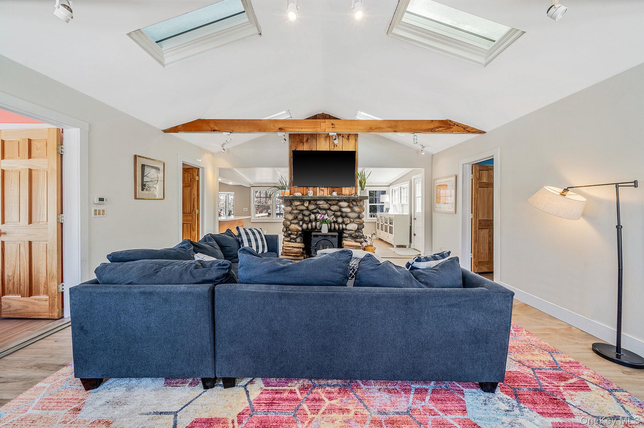 15 Ridge Lane, Miller Place, NY 11764