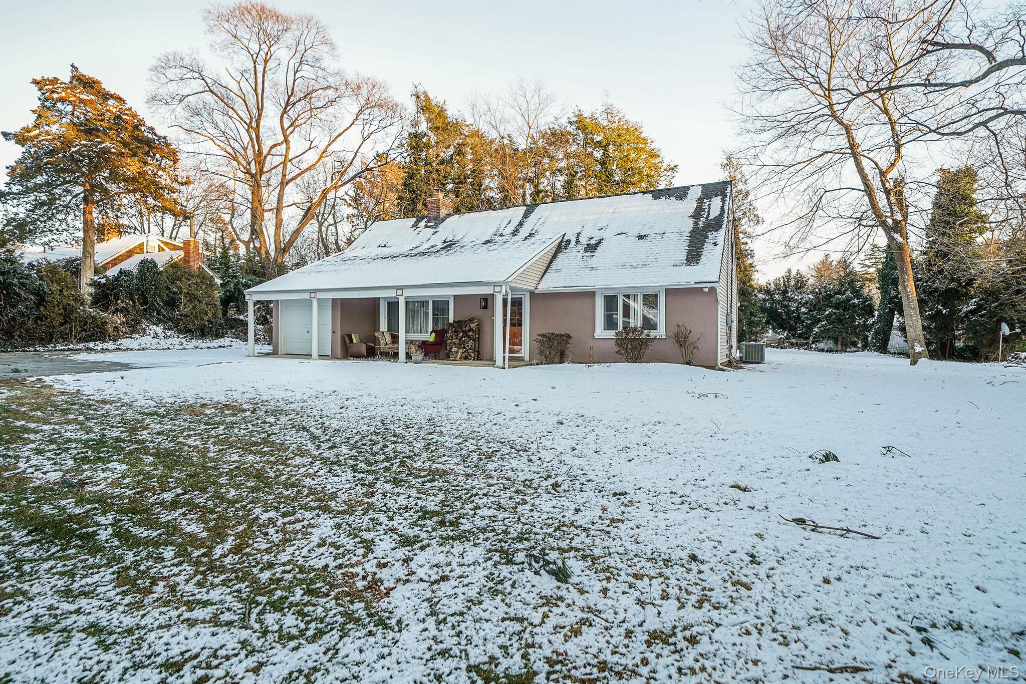 6 Fairfields Lane, Huntington Station, NY 11746