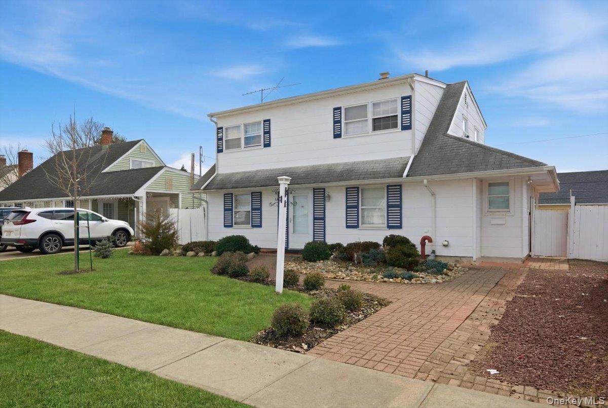 24 Crag Lane, Levittown, NY 11756