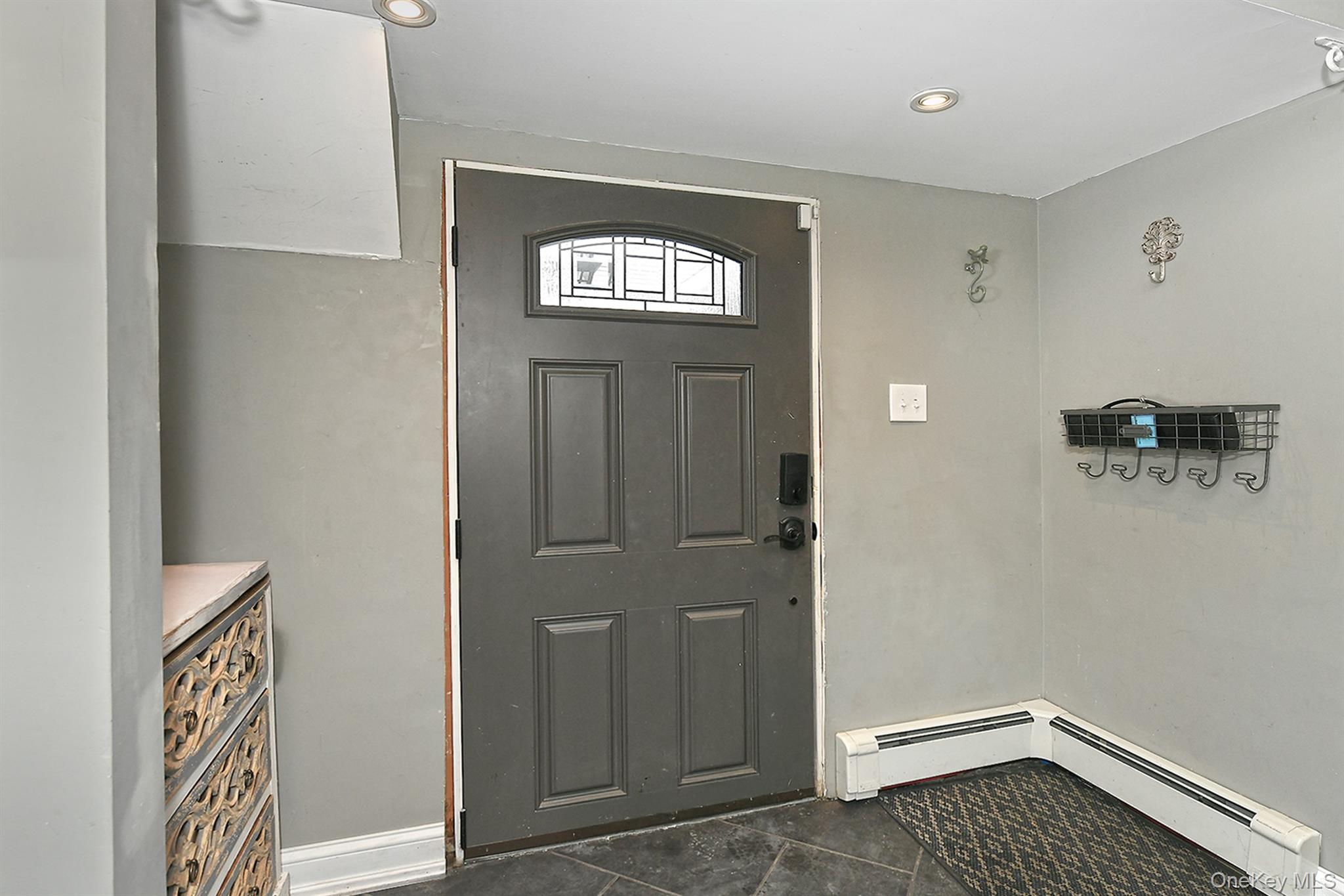 14 Thimble Lane, Hicksville, NY 11801