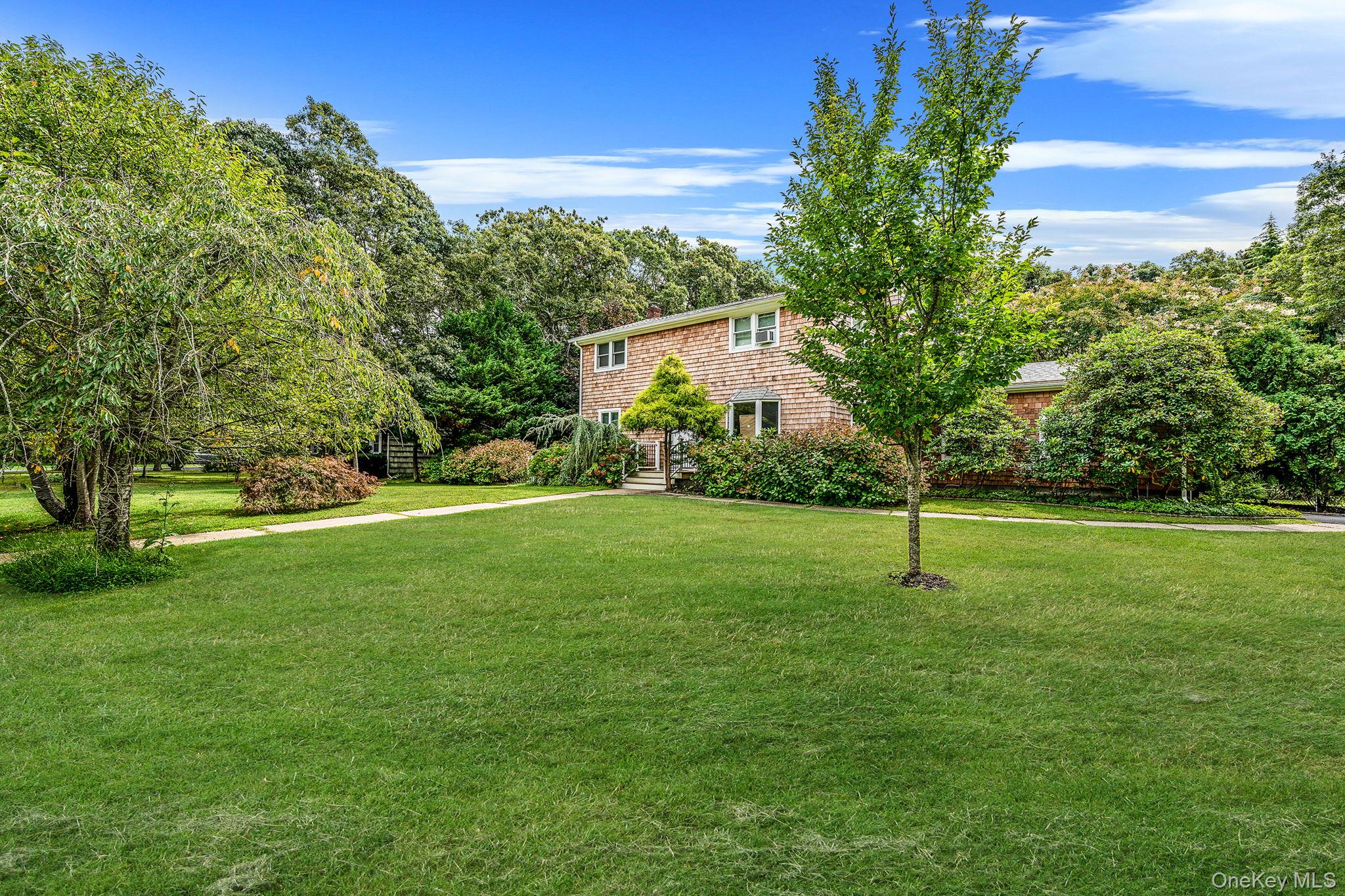 19 Pine Tree Lane, East Quogue, NY 11942