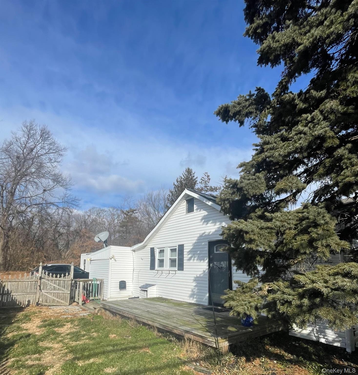 359 Park Avenue, Babylon, NY 11702