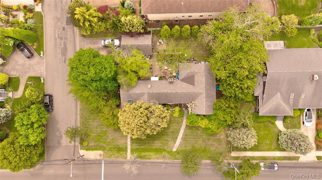 2077 Byron Road, Merrick, NY 11566