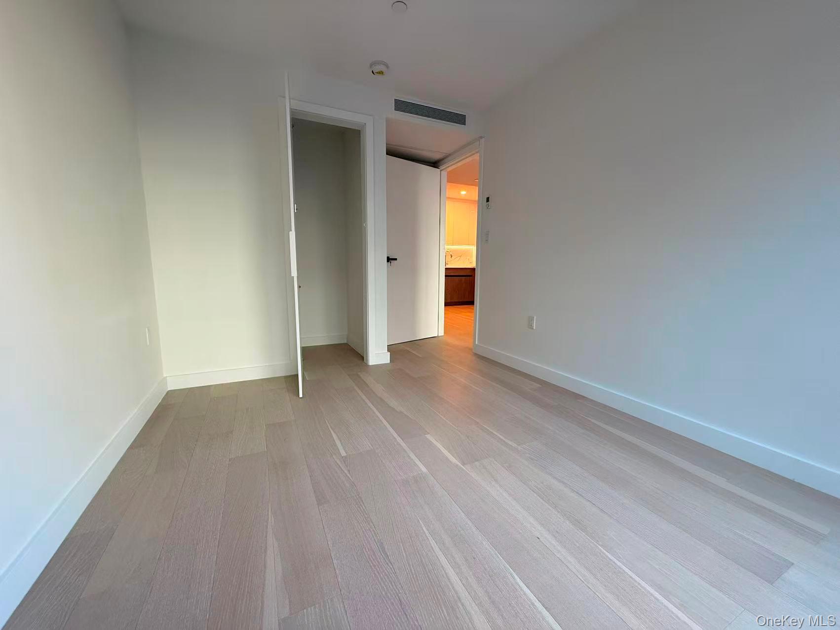 14449 Northern Boulevard # 402, Flushing, NY 11354