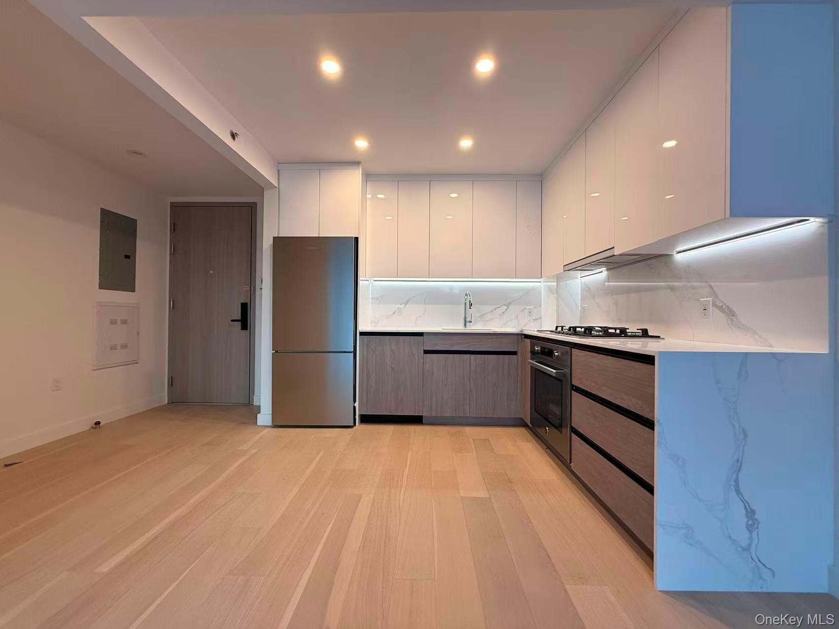 14449 Northern Boulevard # 402, Flushing, NY 11354