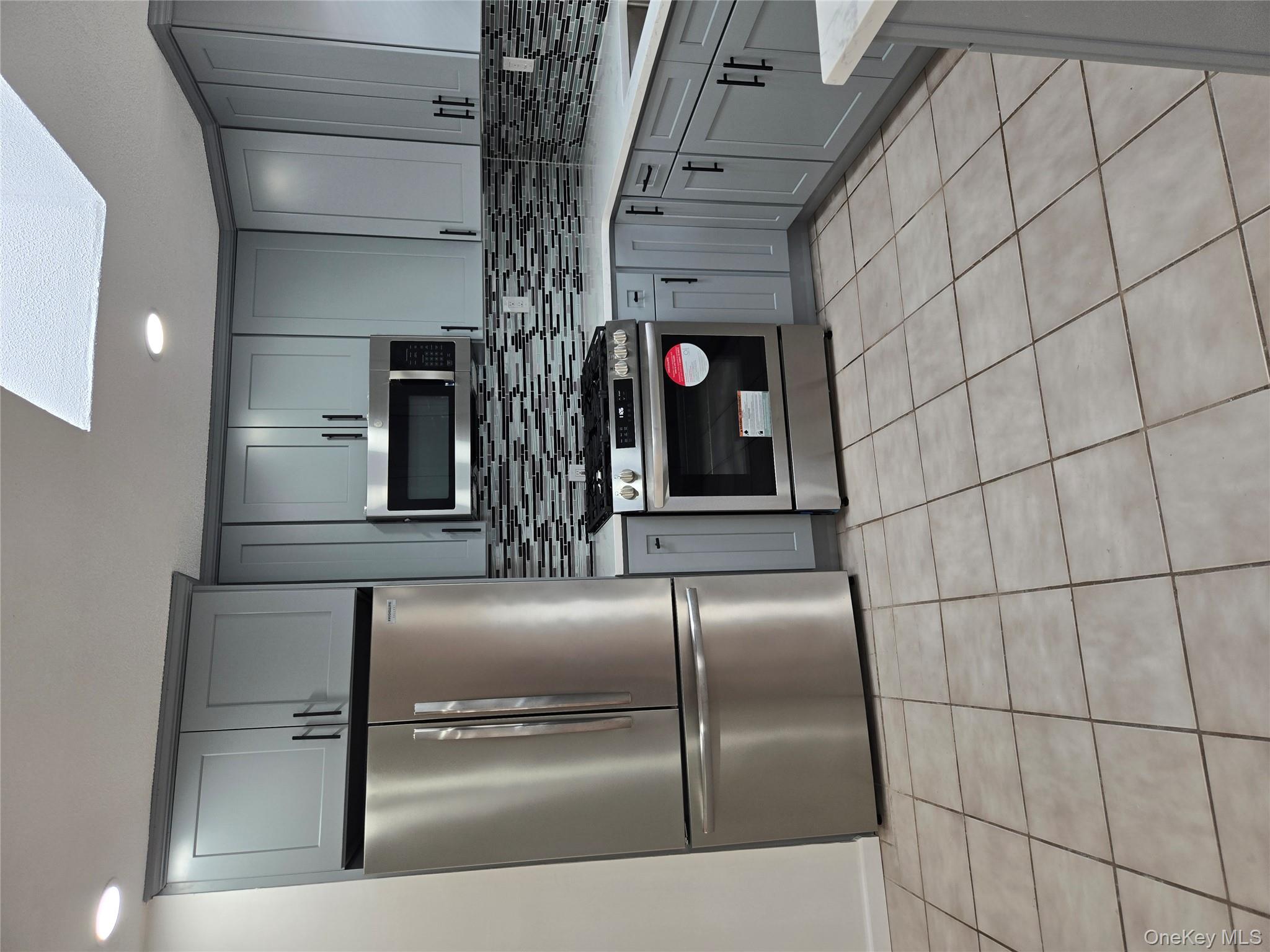 25 Johnson Place, Freeport, NY 11520