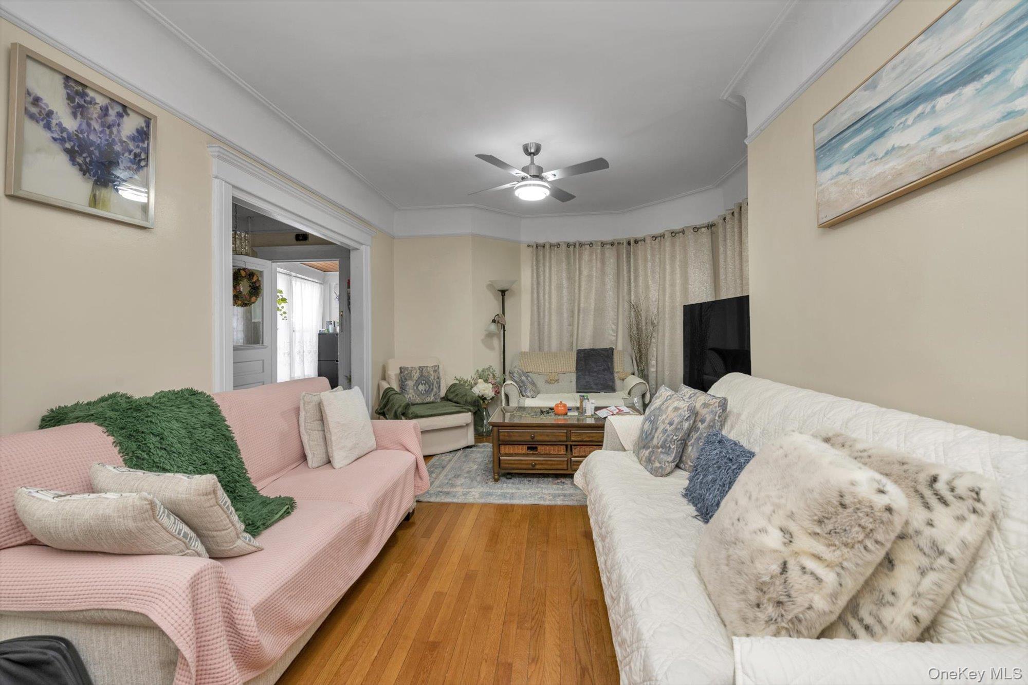 70 Hinsdale Avenue, Floral Park, NY 11001