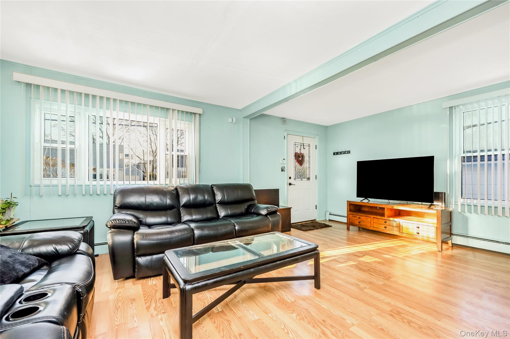 32 Sunset Avenue, Farmingdale, NY 11735