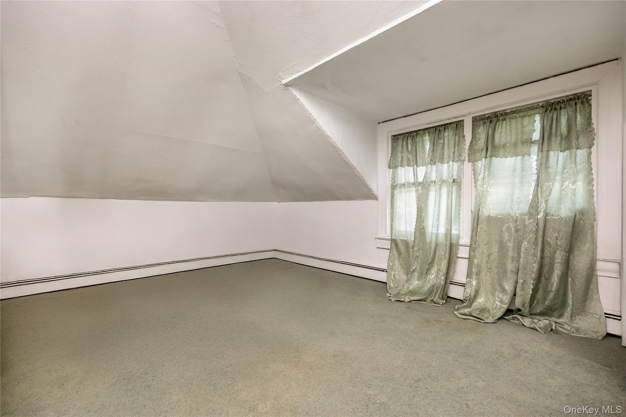 32 Sunset Avenue, Farmingdale, NY 11735