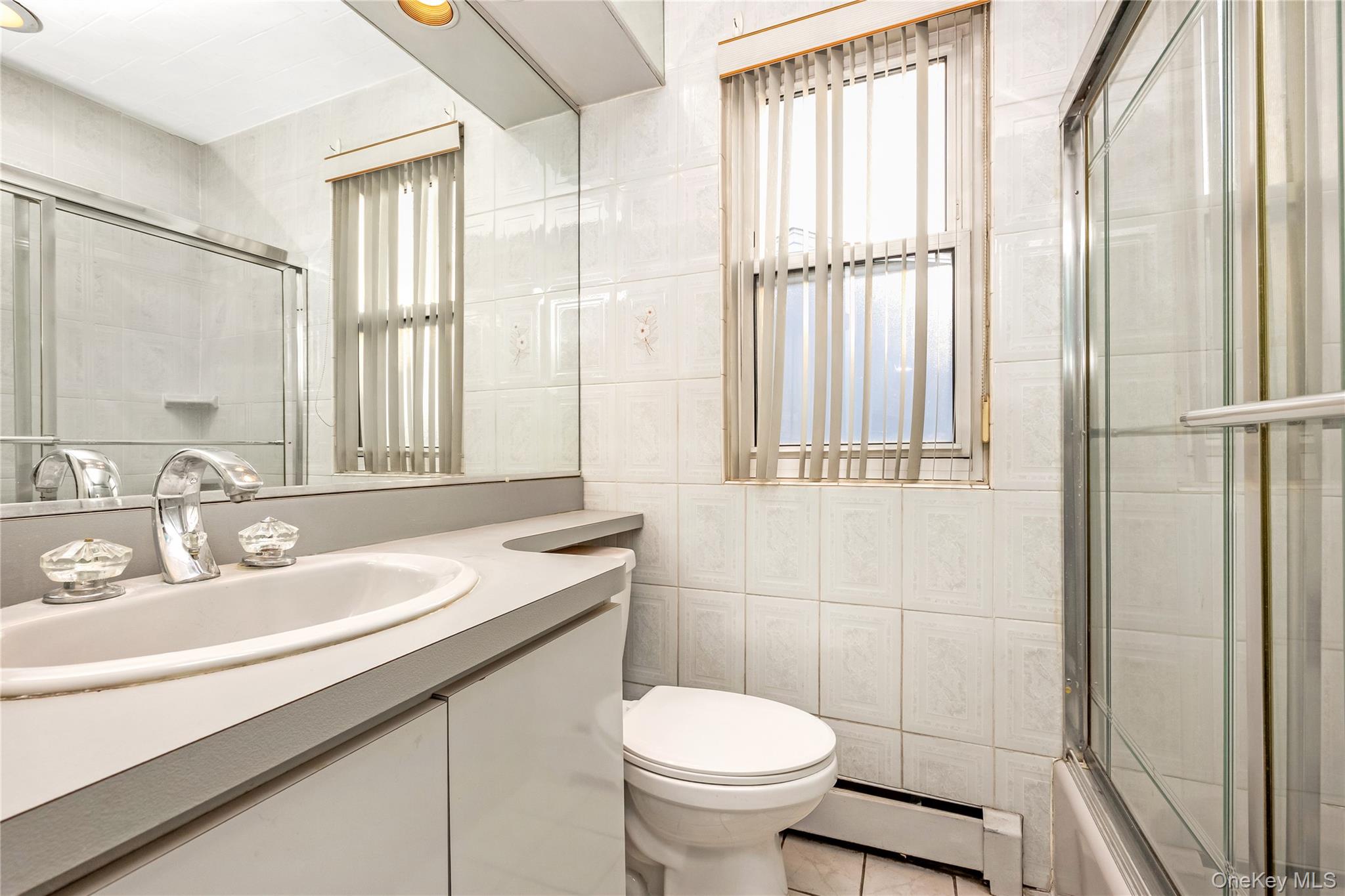 32 Sunset Avenue, Farmingdale, NY 11735