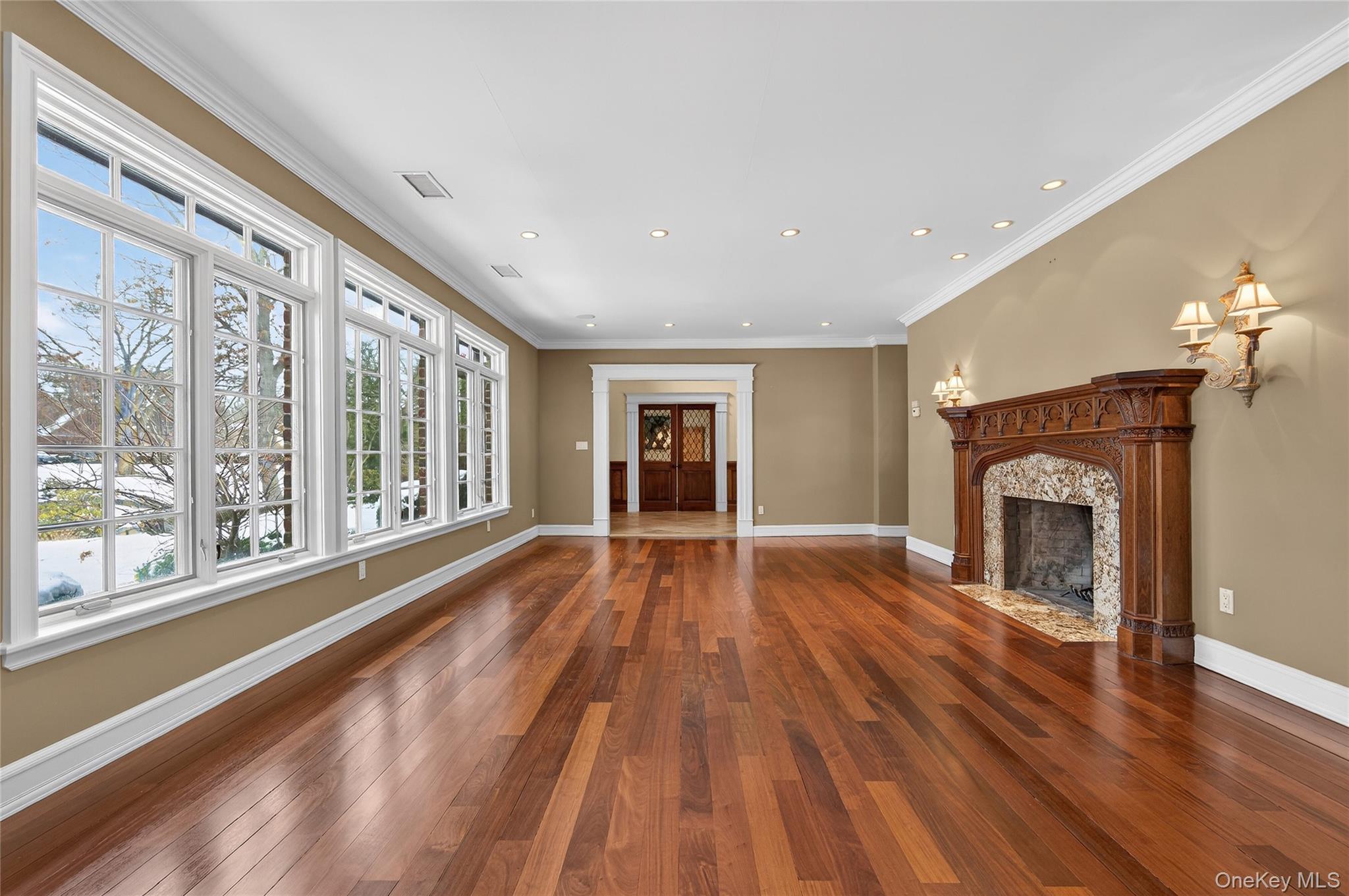 220 Elderfields Road, Manhasset, NY 11030