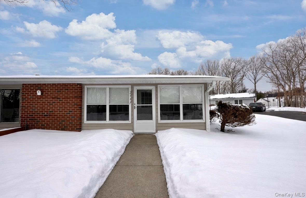 258 Newcastle Court # F, Ridge, NY 11961