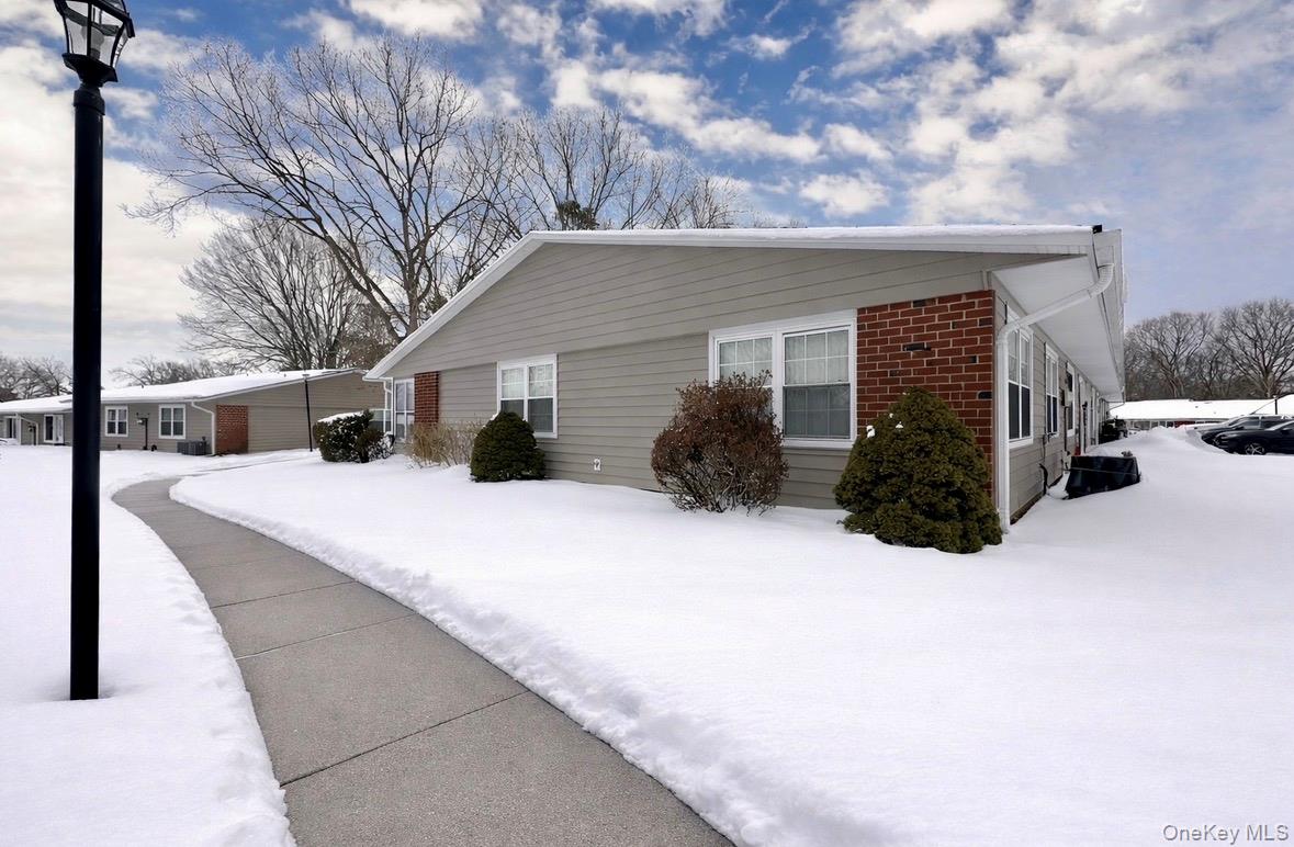 258 Newcastle Court # F, Ridge, NY 11961