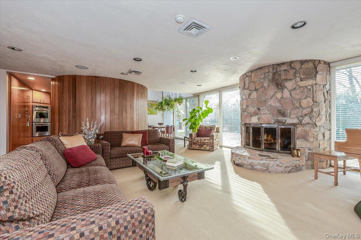 20 Whitman Road, Great Neck, NY 11023