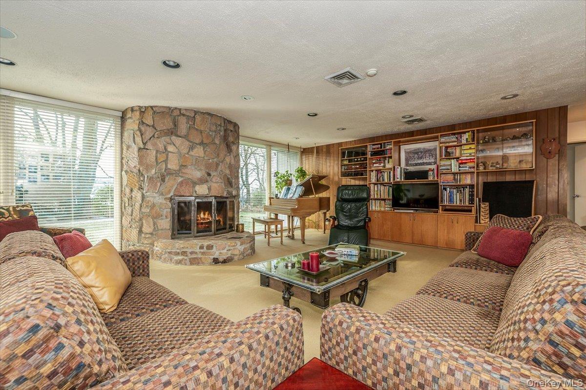 20 Whitman Road, Great Neck, NY 11023