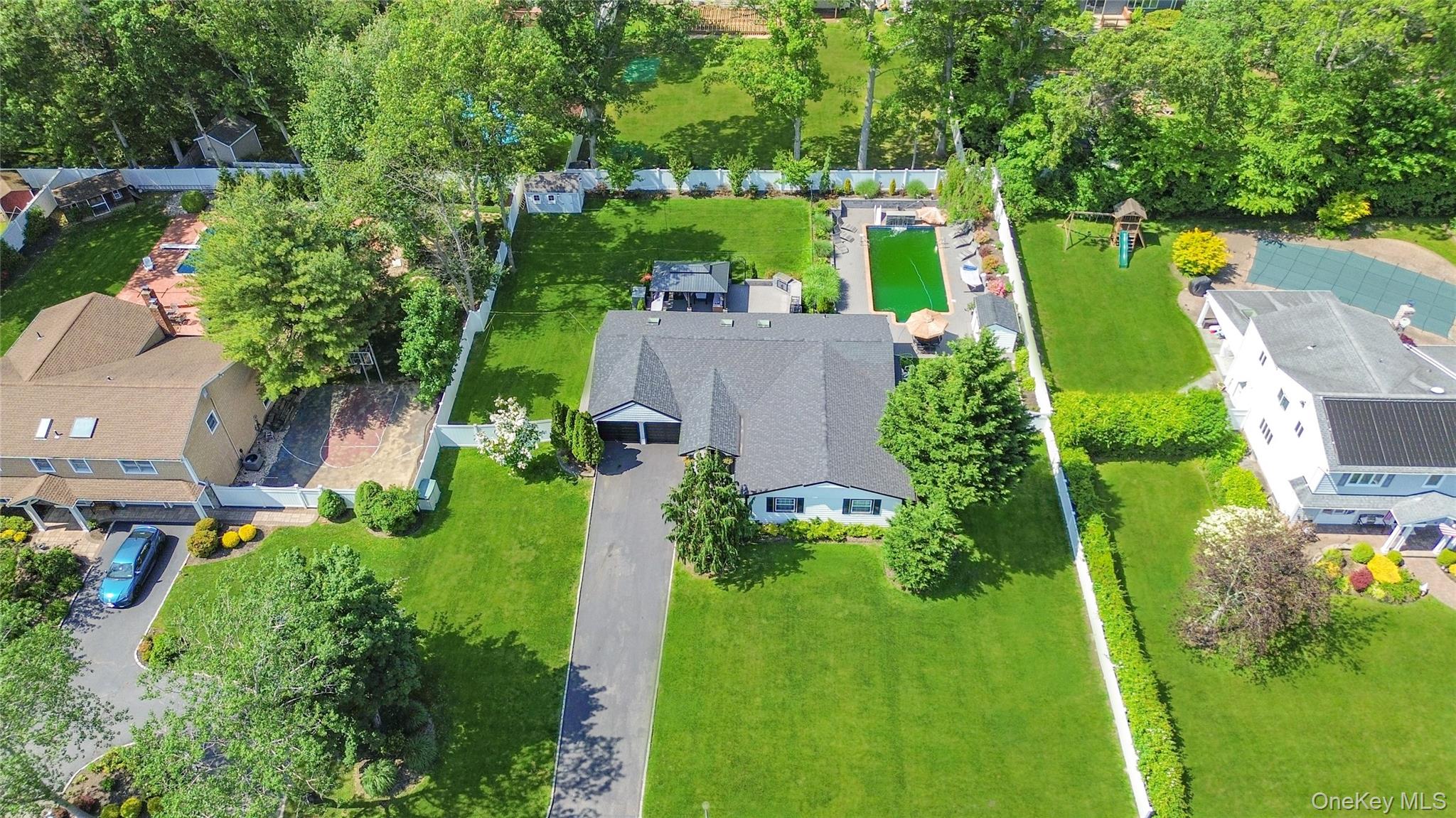 11 Gallatin Drive, Dix Hills, NY 11746