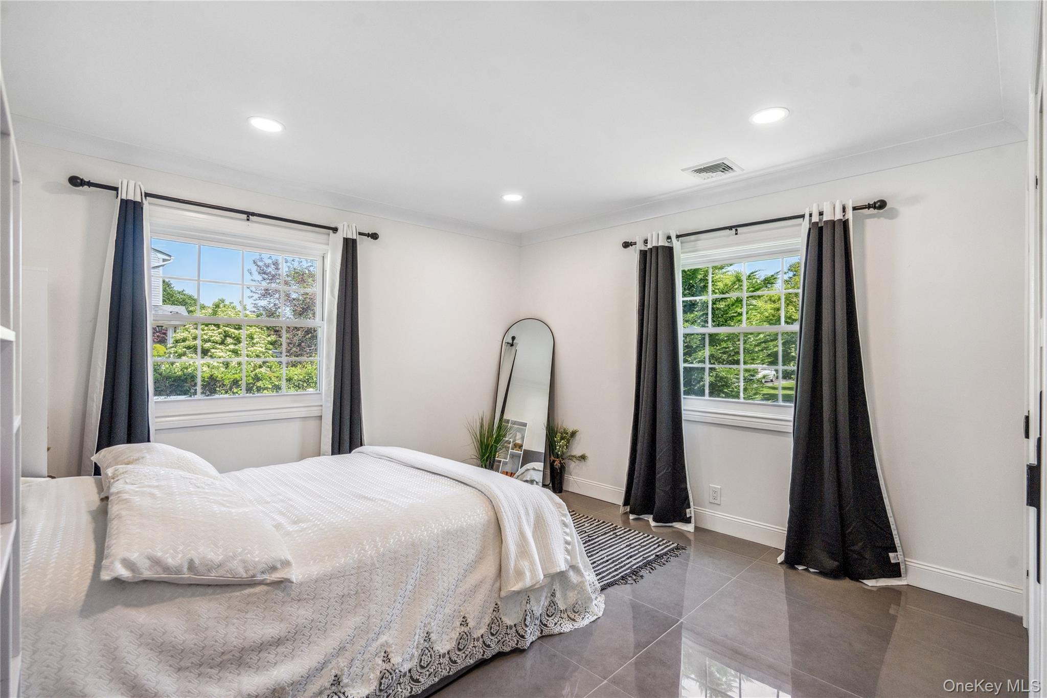 11 Gallatin Drive, Dix Hills, NY 11746