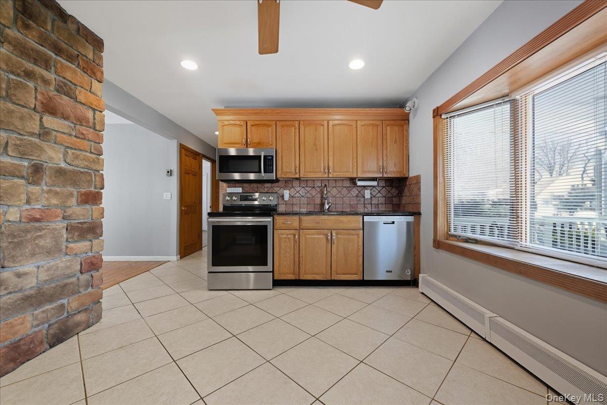 29 Disc Lane, Wantagh, NY 11793