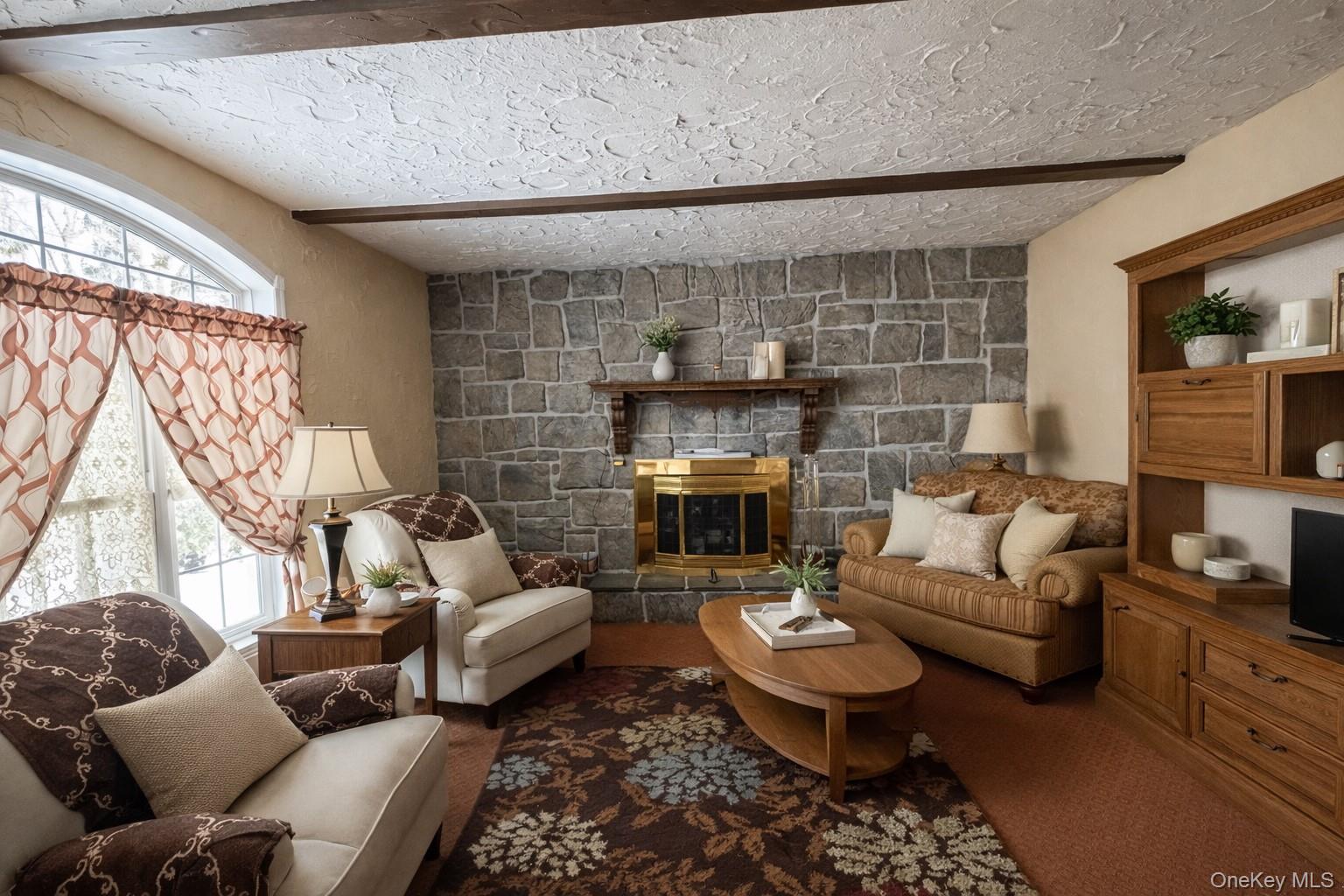 15 Palm Street, Selden, NY 11784