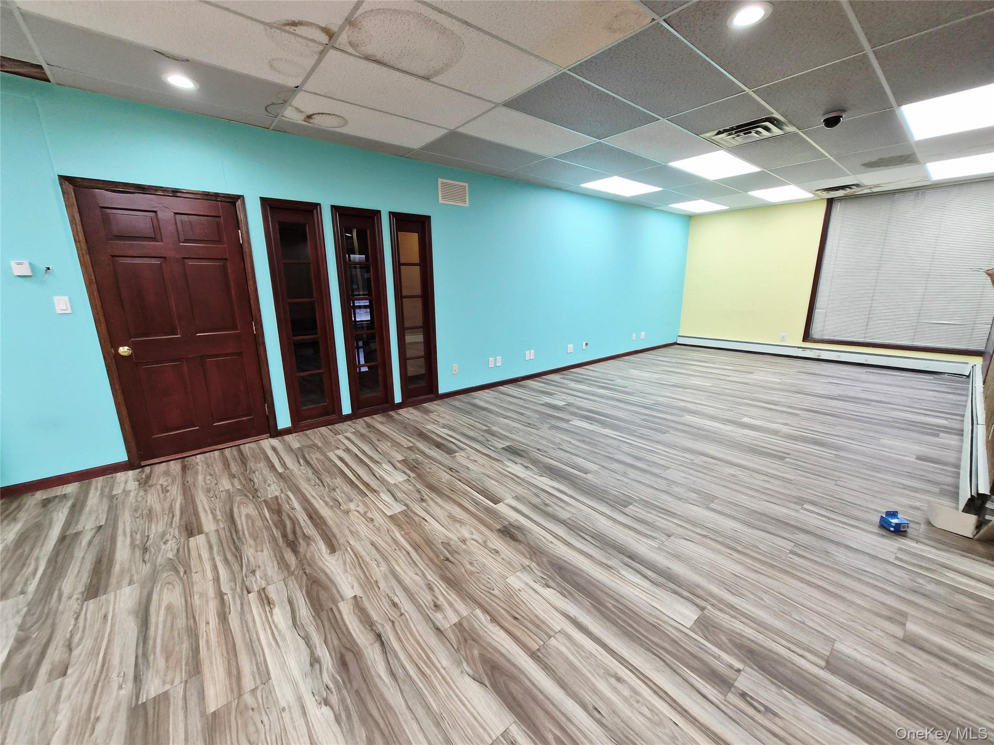 121 W Oak Street # STE 3, Amityville, NY 11701