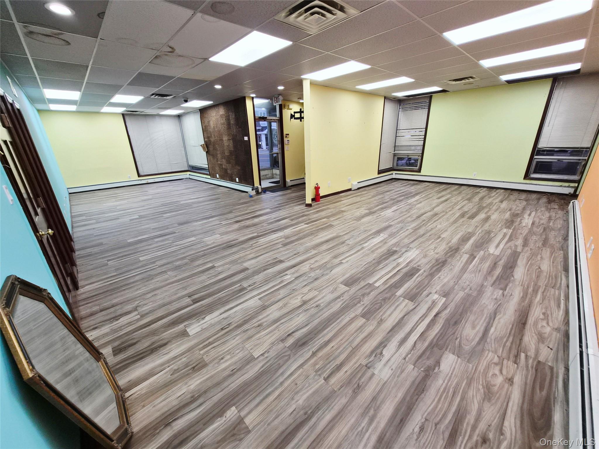 121 W Oak Street # STE 3, Amityville, NY 11701